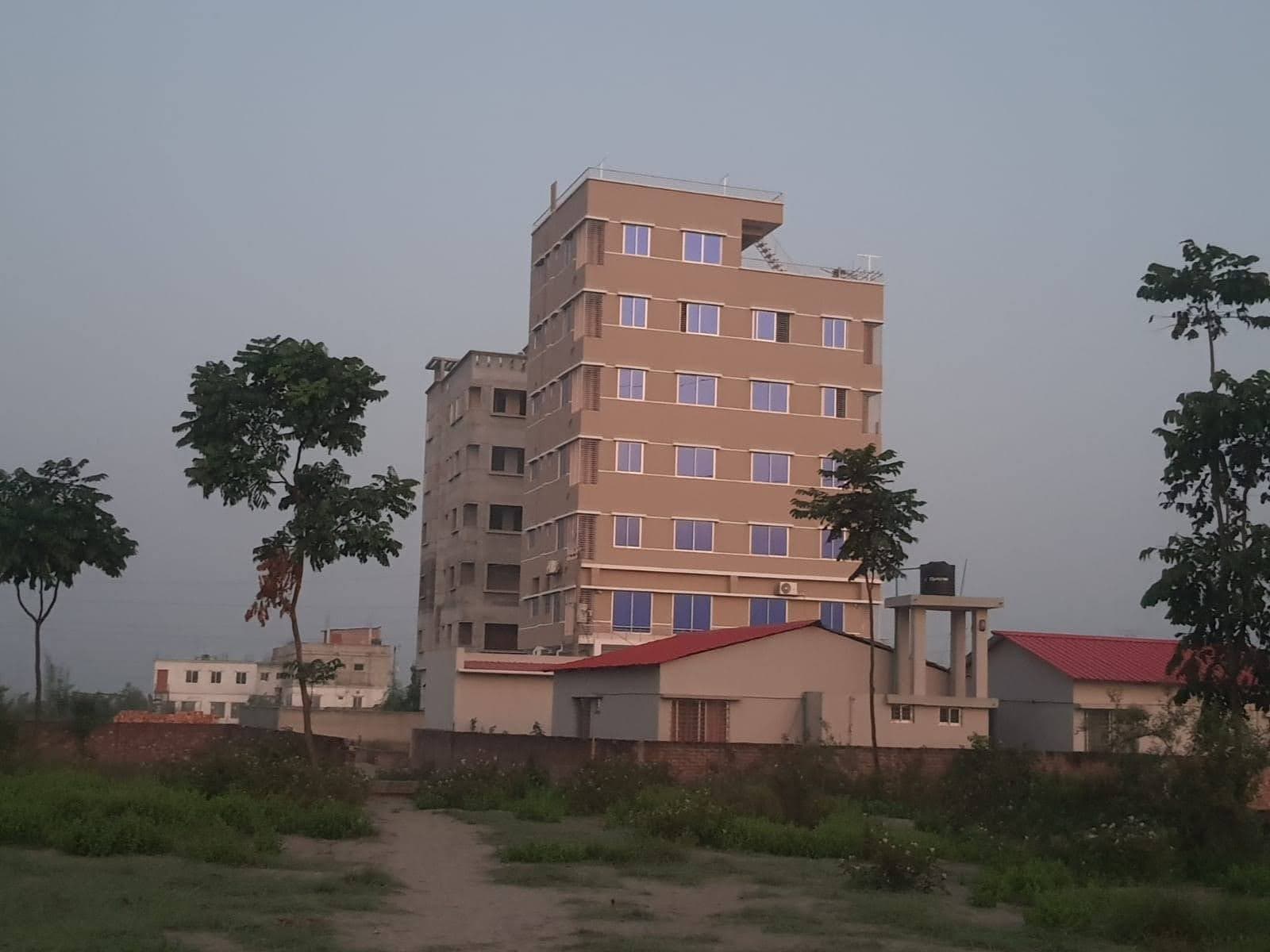 মাদরাসা ভবন